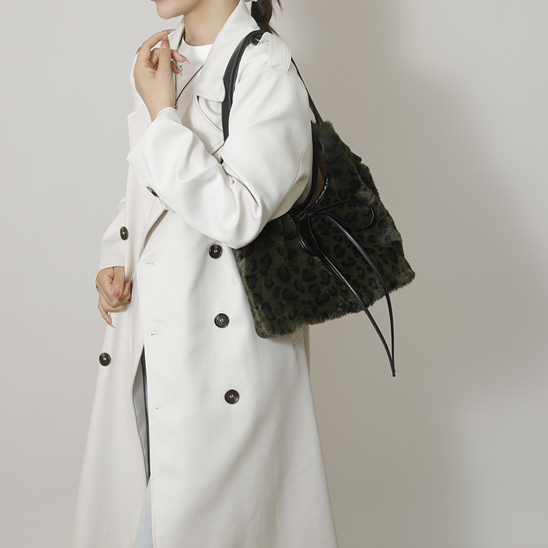 Fashionable Furry Tote Bag Wom – Interior Design Korean Style Bewertung und Preis