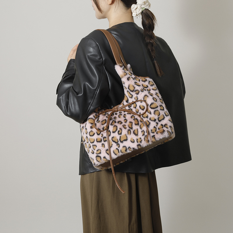 Fashionable Furry Tote Bag Wom – Interior Design Korean Style Bewertung und Preis